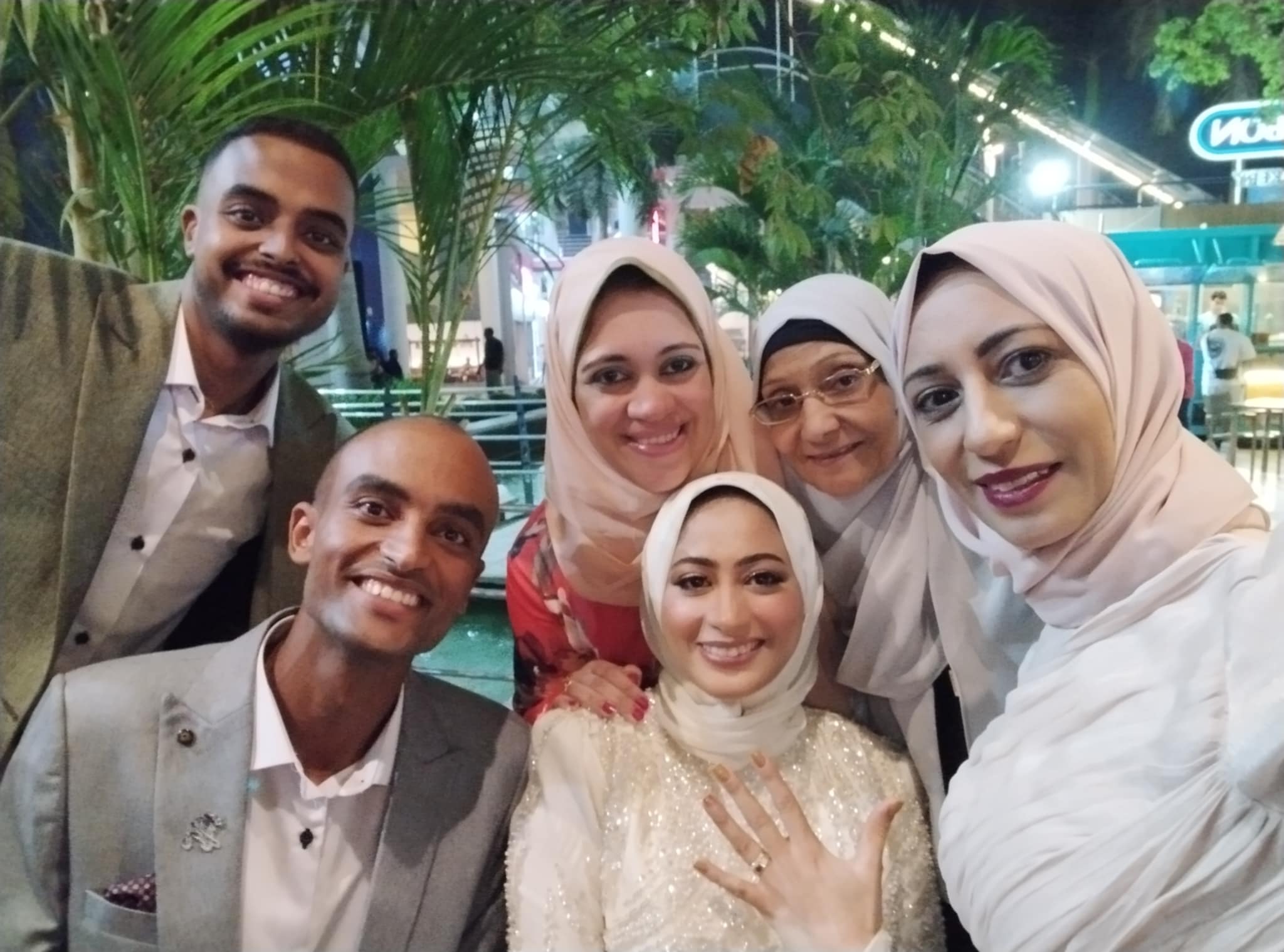 أسرة «الخبر اليوم» تهنئ الأستاذة فاطمة فؤاد والمهندس محمود ماهر بالخطوبة السعيدة