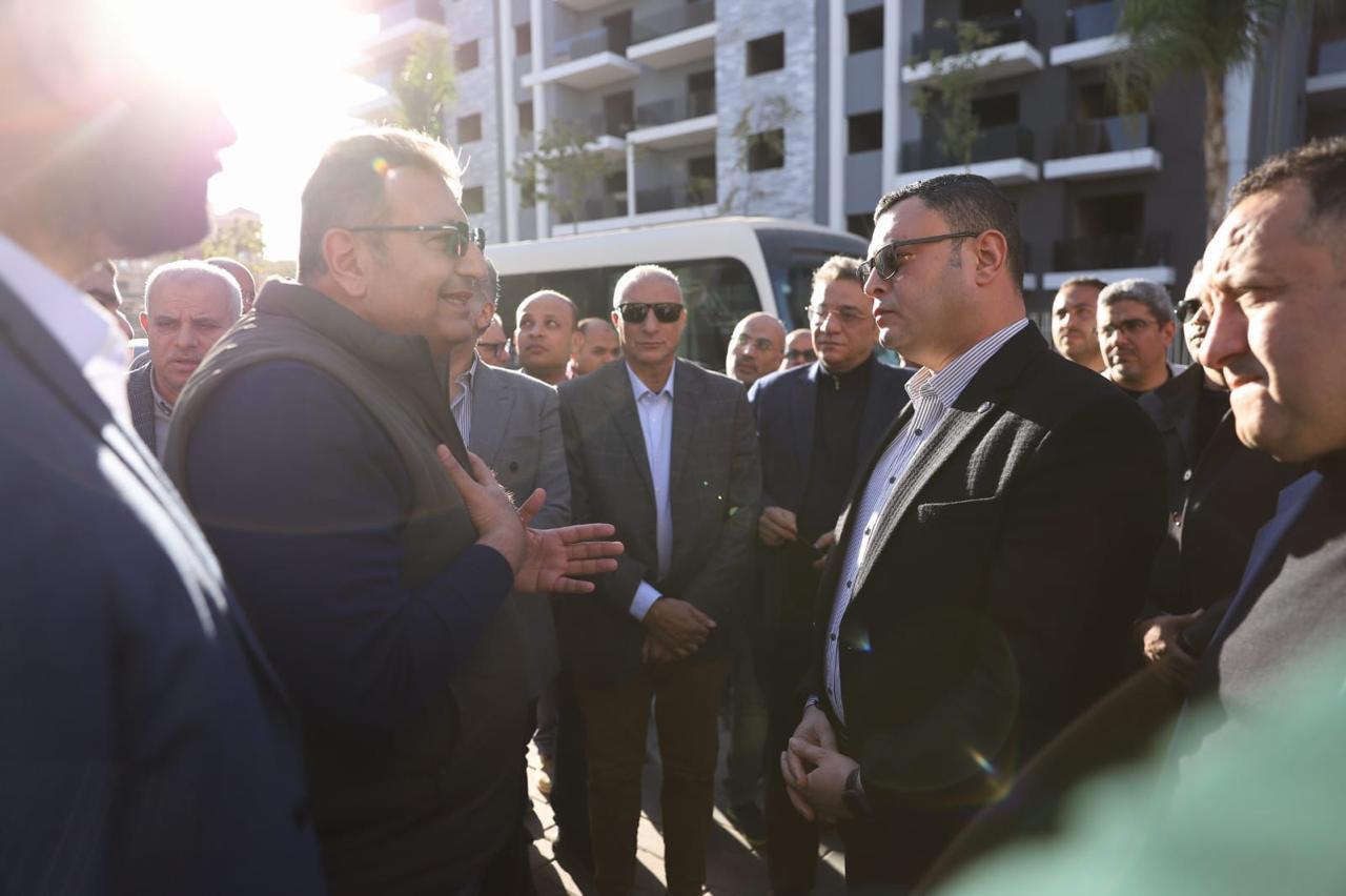 وزير الإسكان يتفقد مشروع صن كابيتال لمتابعة مراحل التنفيذ وتطور الأعمال