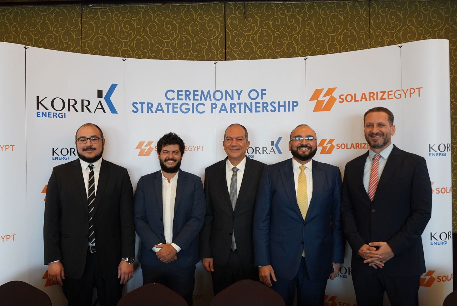 قرة إنرجي وسولاريز مصر توقّعان اتفاقية تعاون استراتيجي لتعزيز التحول نحو الطاقة الخضراء.