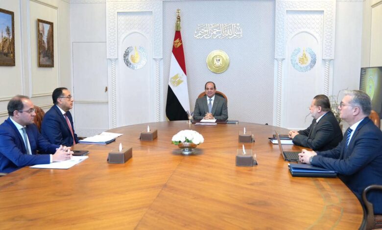 اجتماع السيد الرئيس-اليوم مع الدكتور مصطفى مدبولي رئيس مجلس الوزراء، والسيد حسن عبدالله محافظ البنك المركزي، والسيد أحمد كجوك وزير المالية والمهندس كريم بدوي وزير البترول والثروة المعدنية.