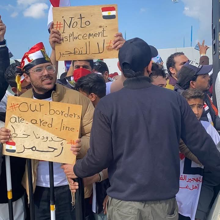 وكاله معا: مصر.. مظاهرات أمام معبر رفح البري تندد بتهجير الفلسطينيين