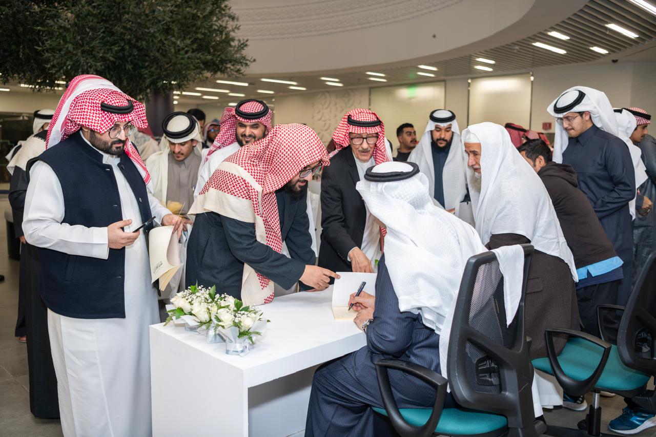 إطلاق كتاب “الخط الحجازي في ضوء النقوش الإسلامية المبكرة” في الدمام
