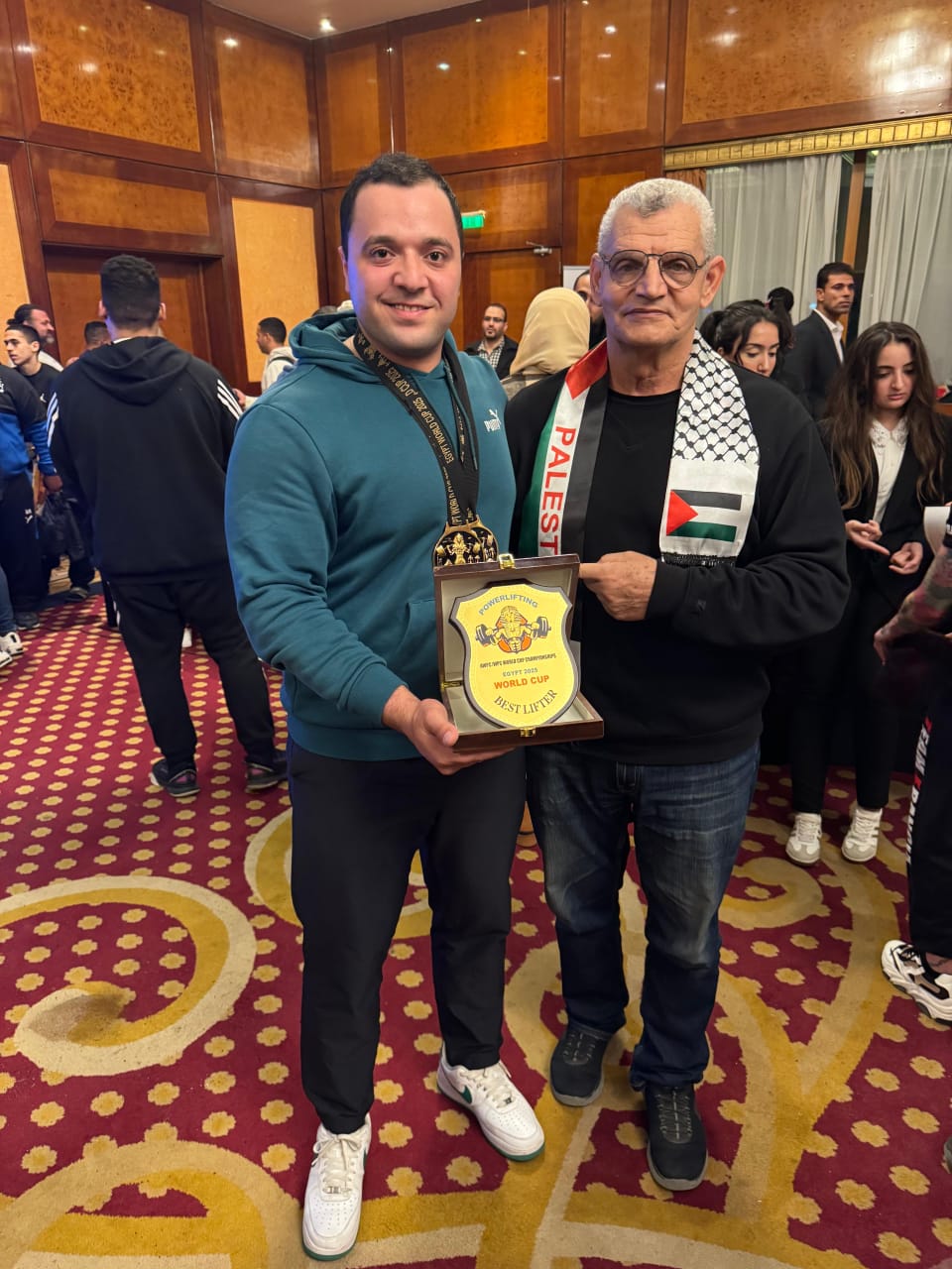 عبدالرحمن زكي يفوز ب2 ميدالية ذهبية ودرع أفضل لاعب ببطولة كأس العالم للقوه البدنية
