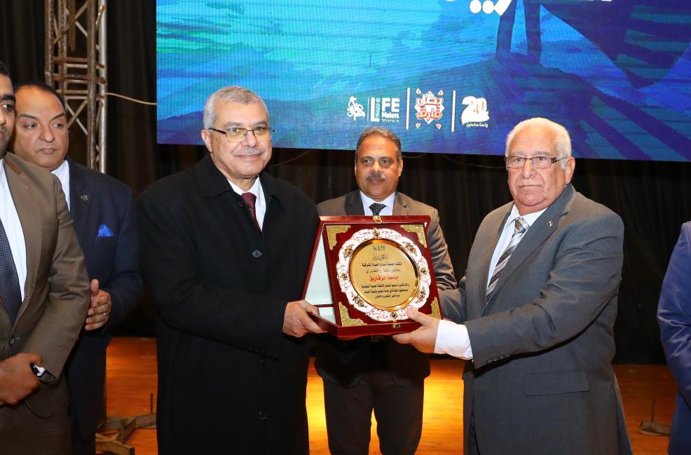 محافظ الشرقية، ورئيس جامعة الزقازيق يشهدان فعاليات الحفل السنوي لمؤسسة صناع الحياة (بطل فارق).