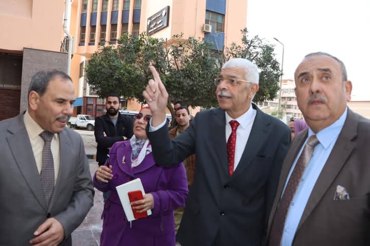 رئيس جامعة المنوفية يتابع أعمال التطوير والإنشاءات بالمجمع الطبي