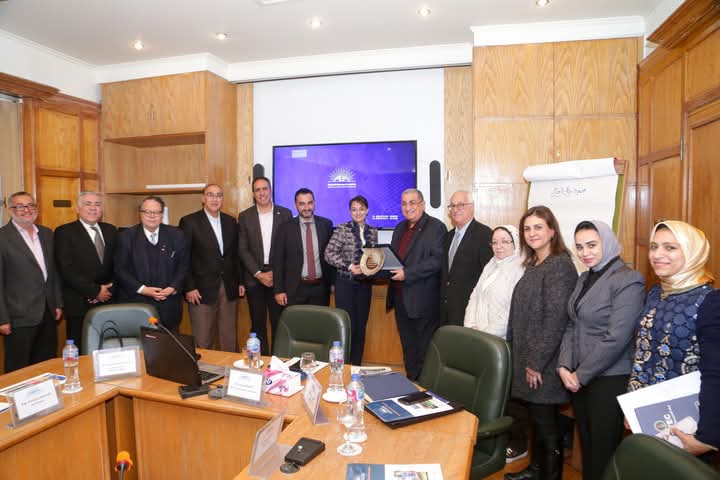 جمعية رجال أعمال إسكندرية تلتقي السفيرة الرومانية لبحث فرص التعاون بين مجتمع الأعمال