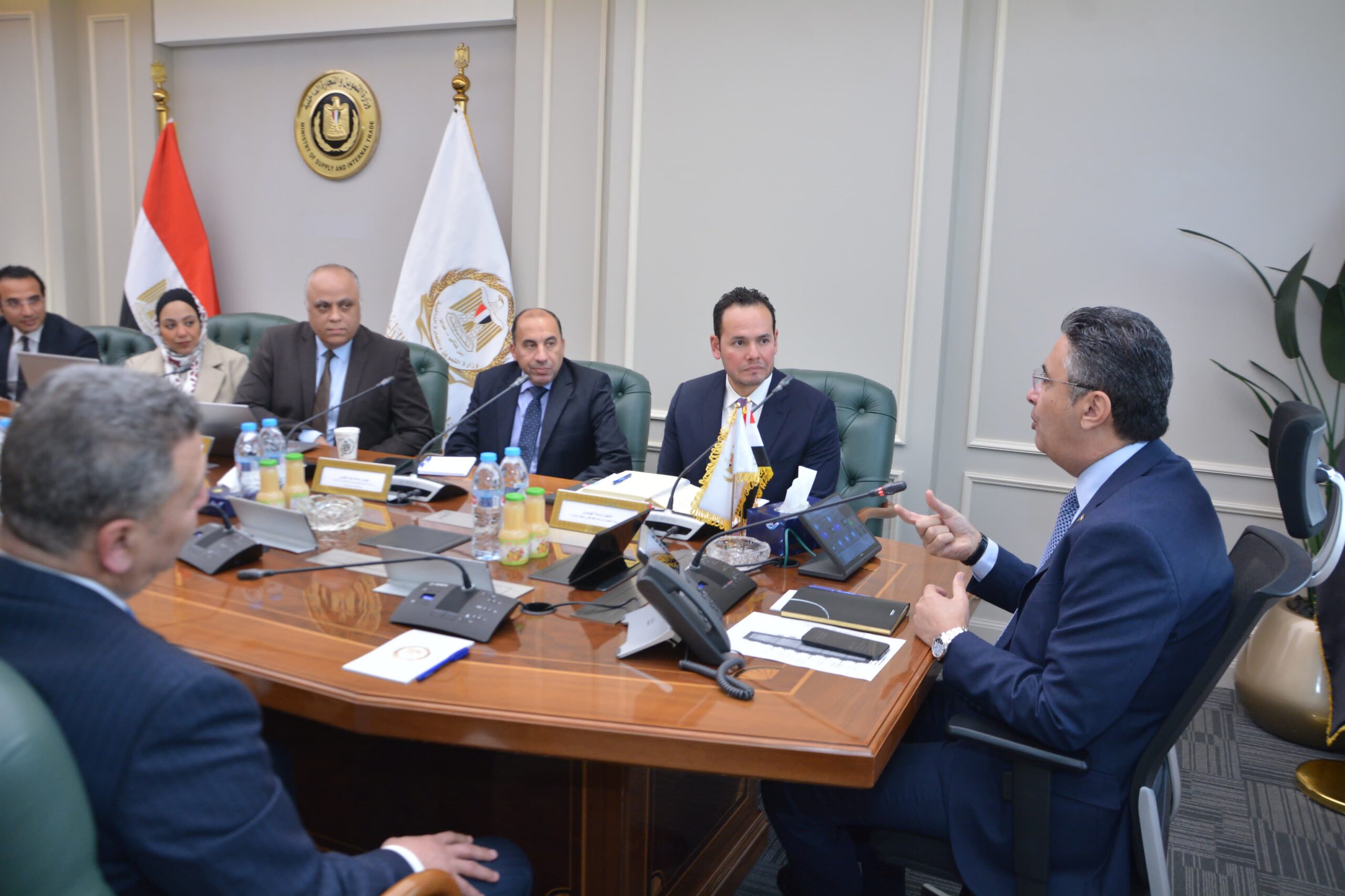 شريف فاروق وزير التموين يبحث مع رئيس مركز المعلومات ودعم اتخاذ القرار التعاون في تطوير منظومة مراقبة الأسعار