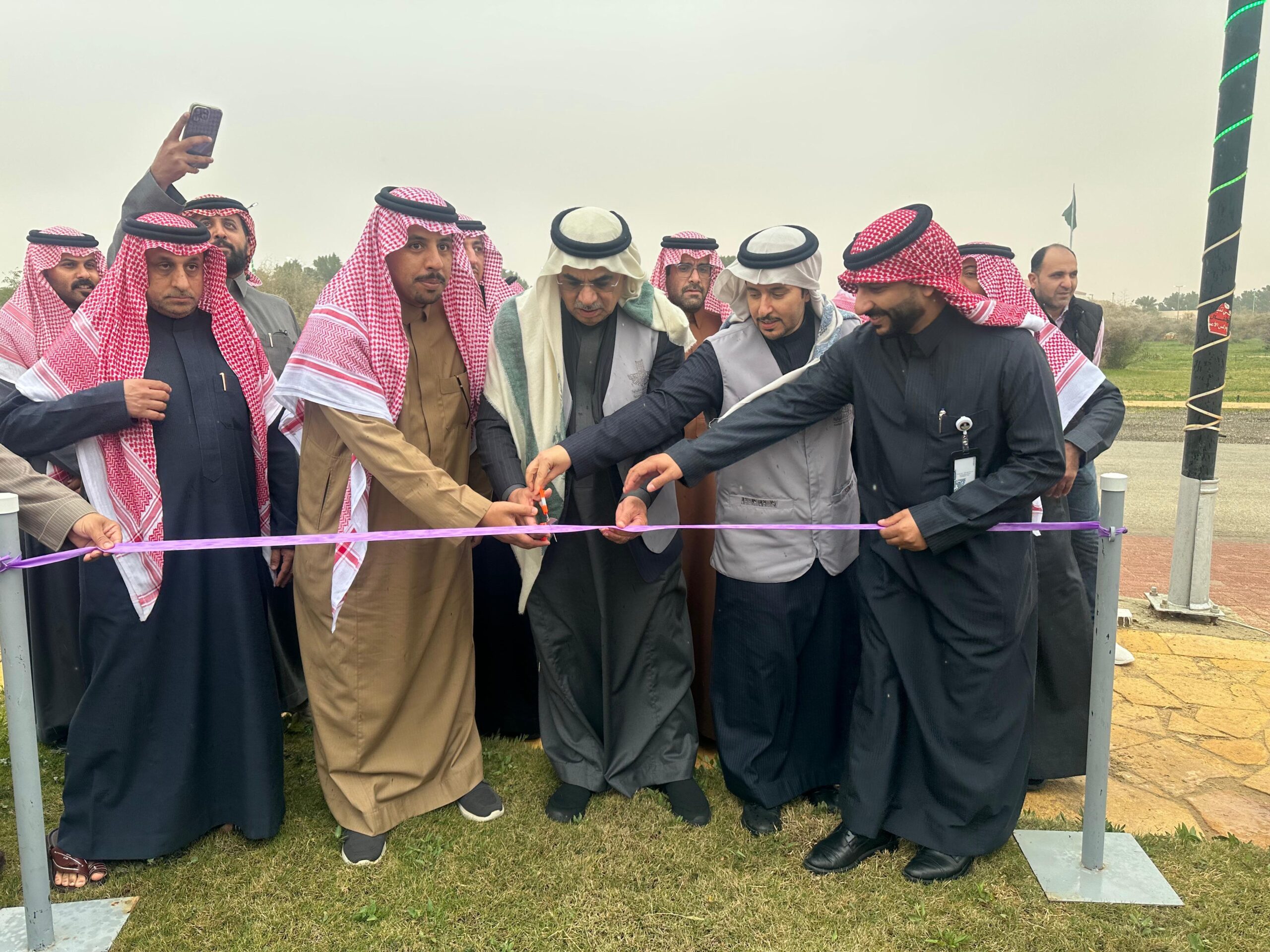 أمين الشرقية يفتتح ويدشن عدد من المشاريع التنموية والاستثمارية في قرية العليا واللهابة والرفيعة