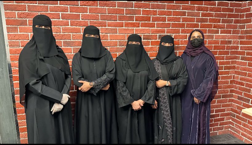 جمعية أفق تختتم ورشة “انطلاقة الرواد” في صناعة العطور الشرقية