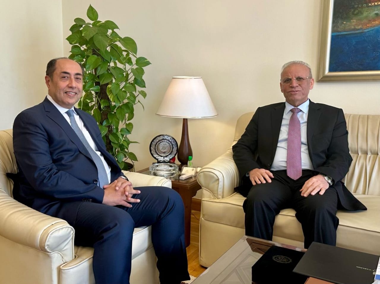 السفير العراقي بمصر يلتقي الأمين العام المساعد لجامعة الدول العربية.