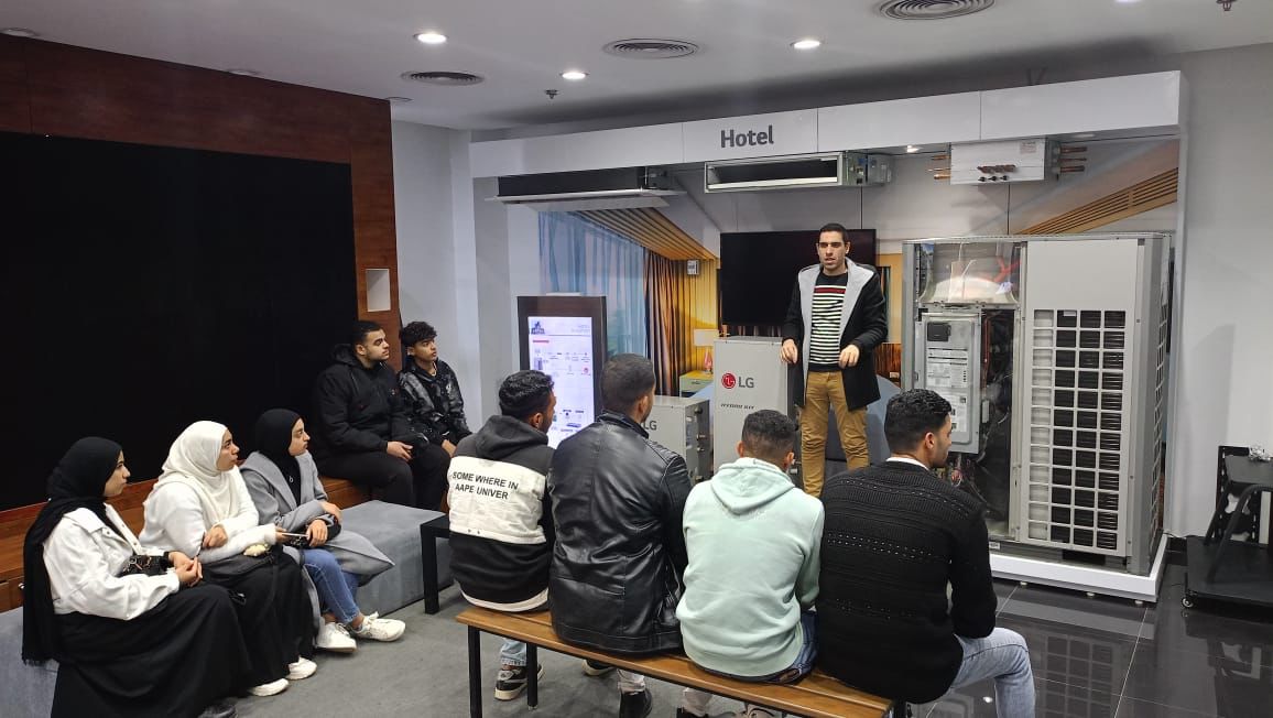 زيارة علمية ميدانية لطلاب جامعة الدلتا التكنولوجية إلى شركة LG للتبريد والتكييف بالقاهرة