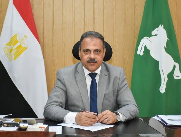 بمناسبة الإحتفال بعيد الأم … ندوة تثقيفية عن دور الأمهات لعضوات نادي الفتاه والمرأة وتكريم الأمهات المثاليات