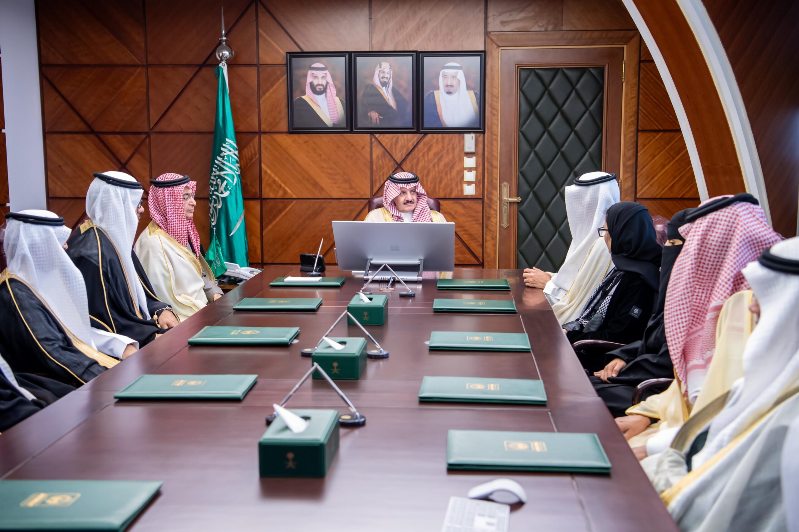 سمو أمير المنطقة الشرقية يطلع على إنجازات القطاع الشرقي الصحي للعام 2024