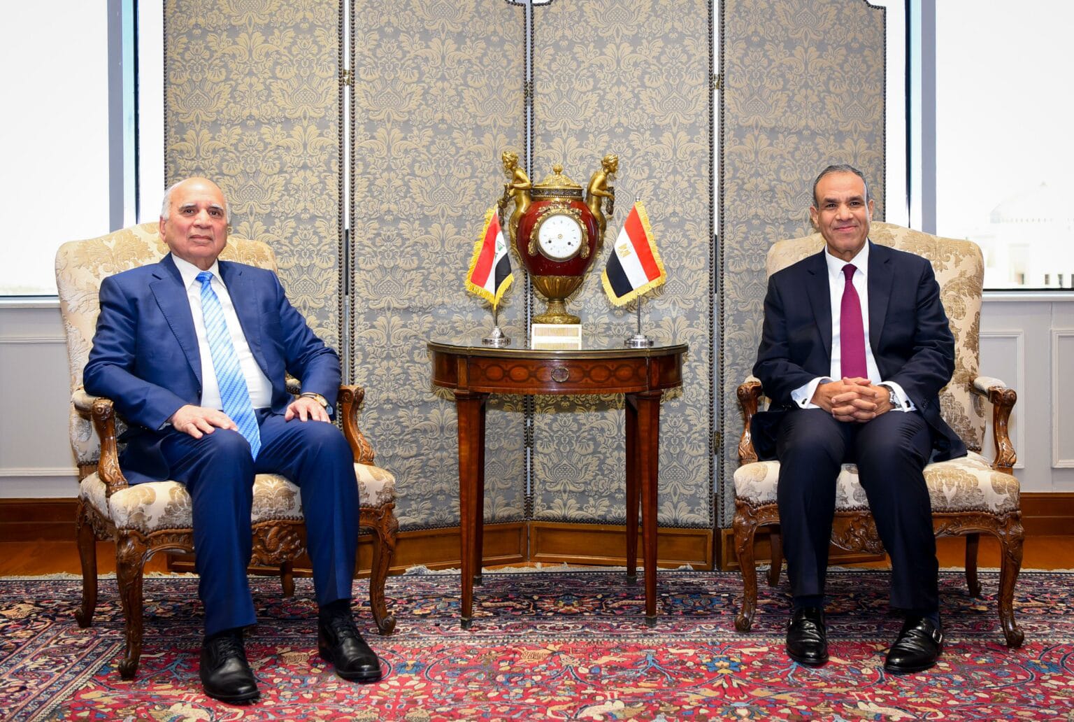 وزير خارجية العراق يبحث مع نظيره المصري القضايا الإقليمية والدولية ذات الاهتمام المشترك