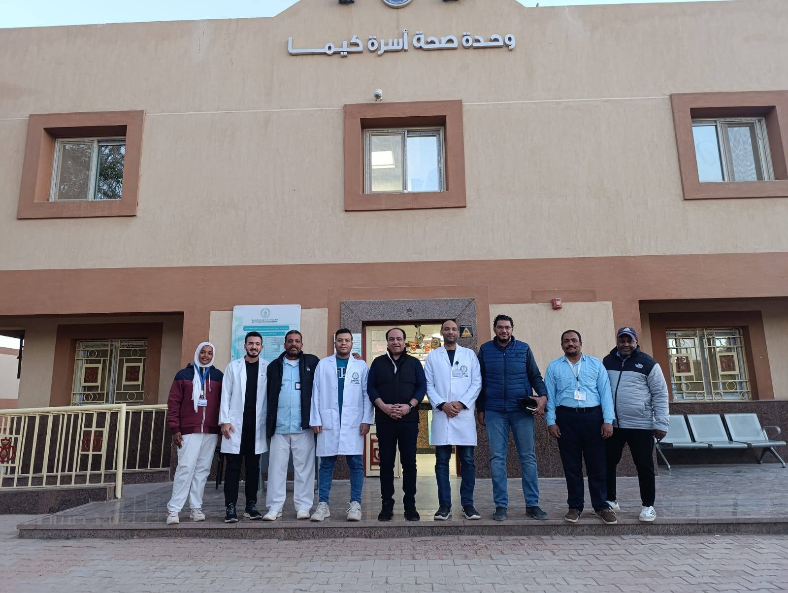 محافظ اسوان يتابع مبادرة ” رمضان بصحة لكل العيلة ” تواصل فعالياتها ب174 فرقة طبية