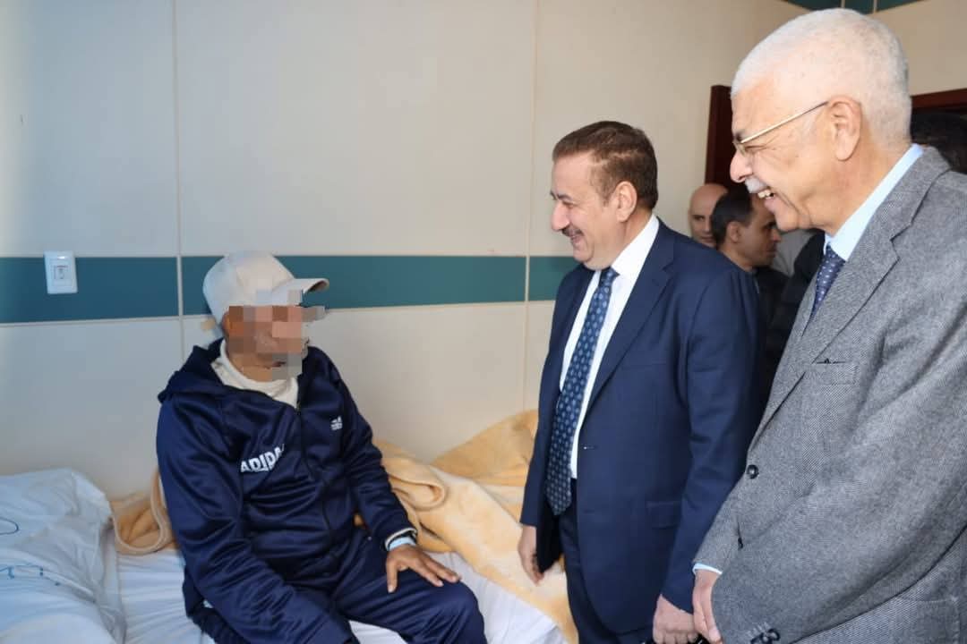 تنفيذا لتوجيهات رئيس الجمهورية لدعم القضية الفلسطينية..رئيس جامعة المنوفية والمحافظ يقومان بزيارة مصابى غزة بمستشفى الجامعة التخصصى ومستشفى الأورام