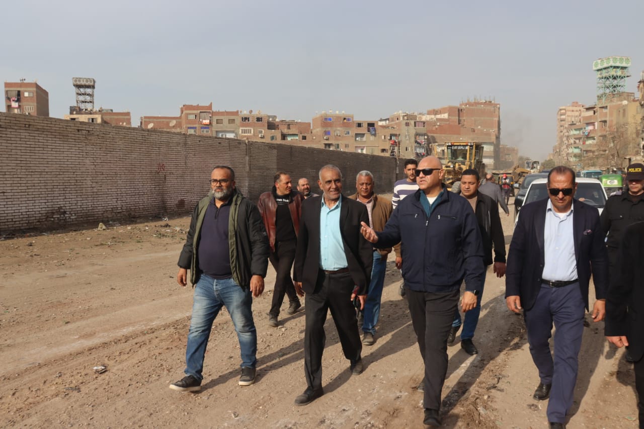 محافظ القليوبية يتفقد شارع الرشاح بمسطرد بحي شرق شبرا الخيمة تمهيدا لتطويره ورصفه بتكلفة 51.7 مليون جنيه