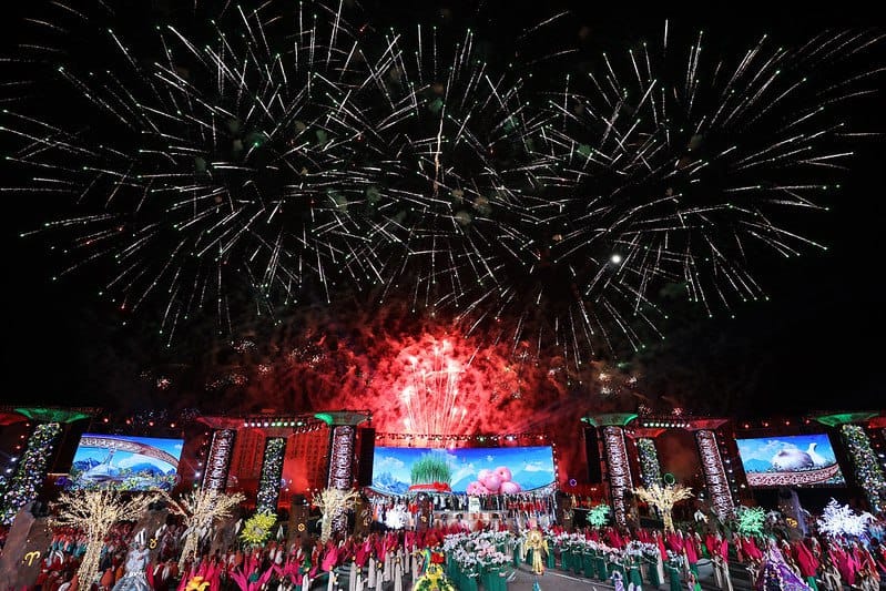 احتفالية كبيرة في ساحة الاستقلال بالعاصمة الطاجيكية بمناسبة عيد النيروز الدولي