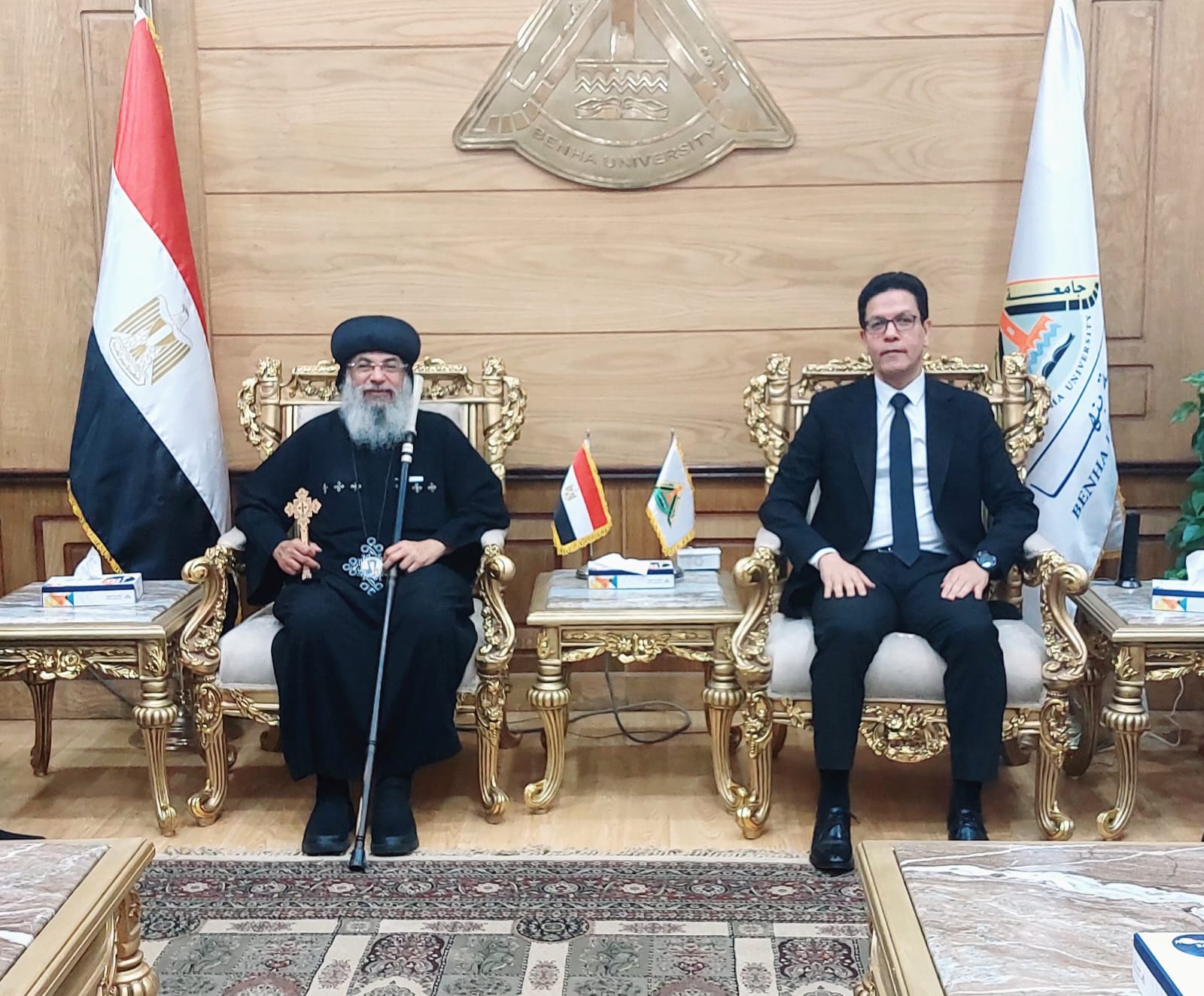 رئيس جامعة بنها يستقبل وفد من الكنيسة لتقديم التهنئة بعيد الفطر