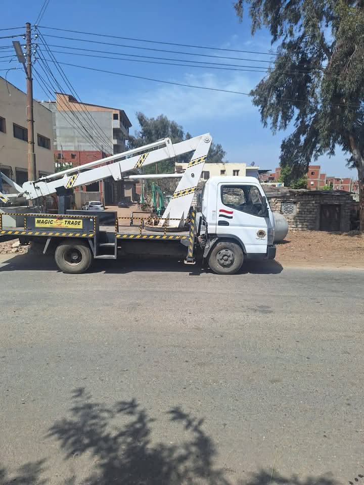 صيانة أعمدة الأناره داخل مقابر قرى عطاف وبشبيش بمركز المحلة