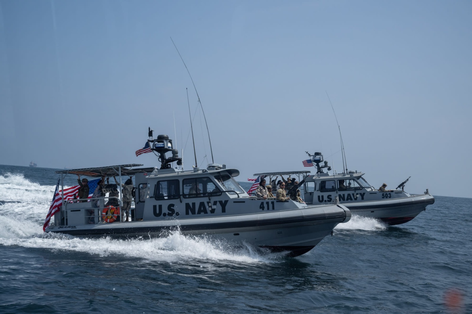 ما تأثيرات توترات البحر الأحمر على قناة السويس والتجارة العالمية؟