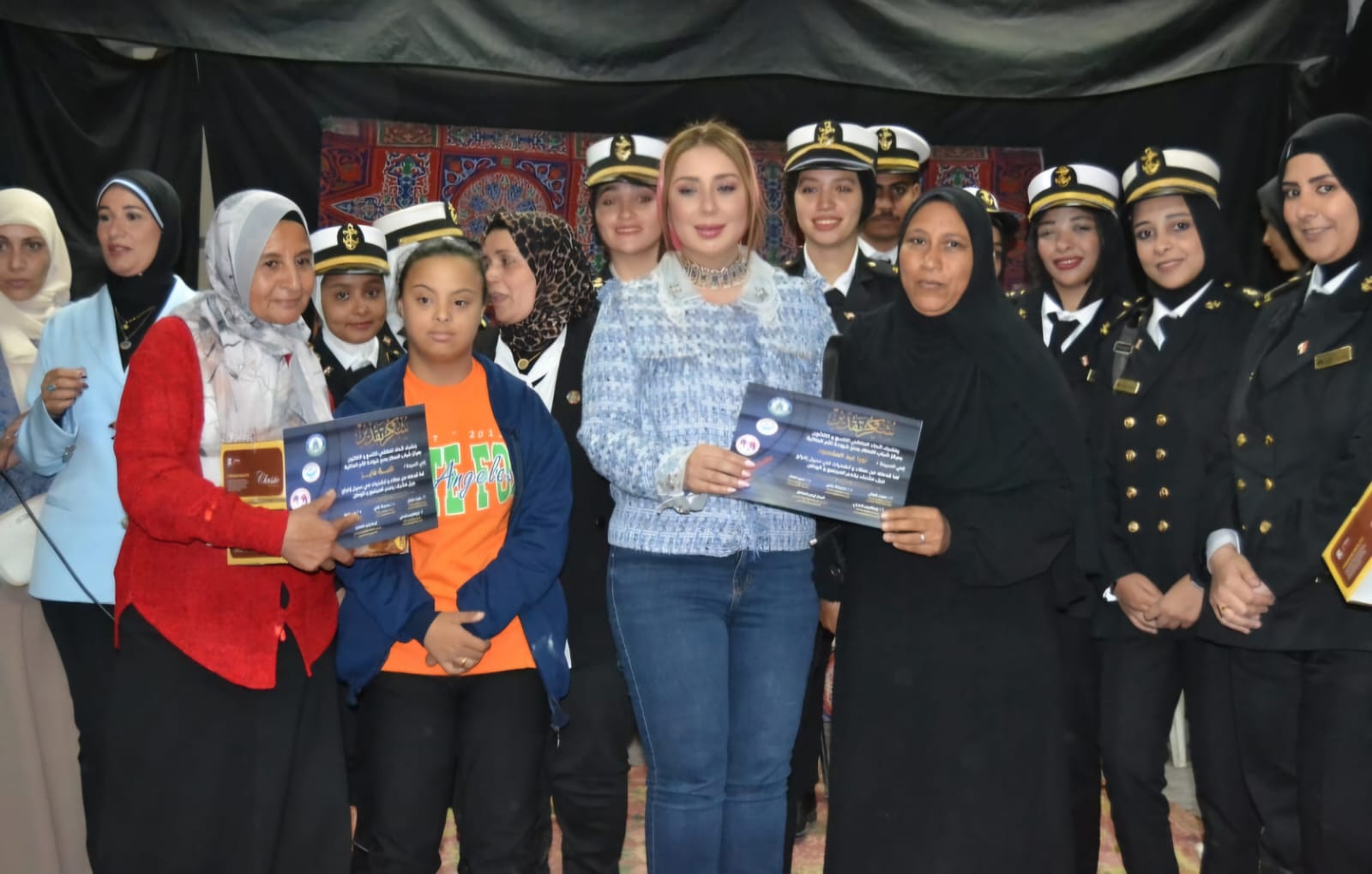 الدكتورة عبير نصار تشارك في فعاليات الملتقى الثقافي التاسع والثلاثين بمركز شباب المطار.