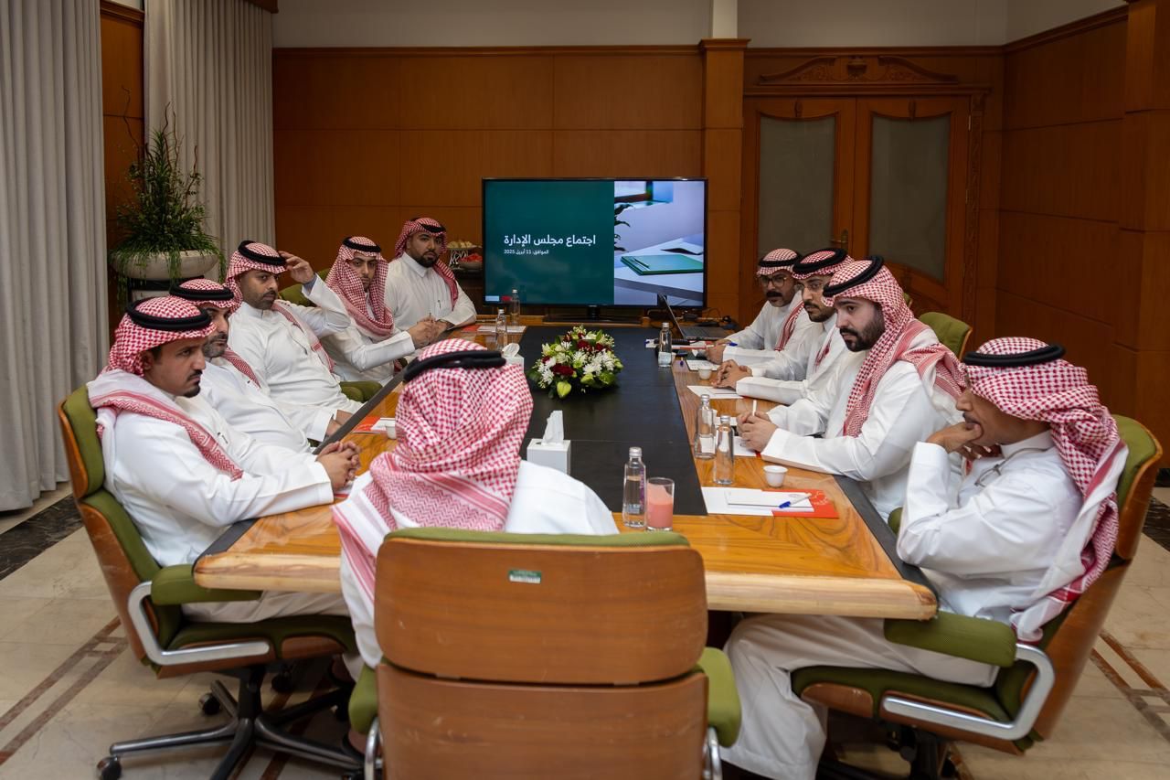 مجلس إدارة نادي الاتفاق يناقش عدد من الملفات المهمة المتعلقة بمسيرة النادي في المرحلة المقبلة