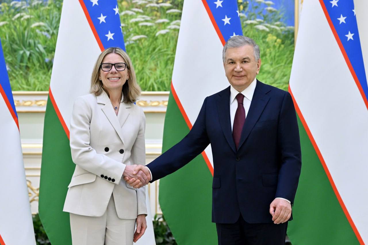 رئيس أوزبكستان يسلط الضوء بارتياح على نتائج الشراكة الشاملة مع البنك الدولي