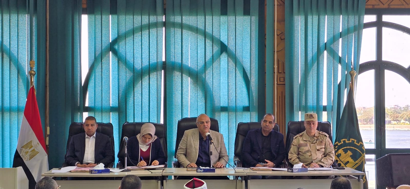محافظ القليوبيه يعقد اجتماع المجلس التنفيذي بمدينه القناطر الخيريه ويؤكد على عزم المحافظه .