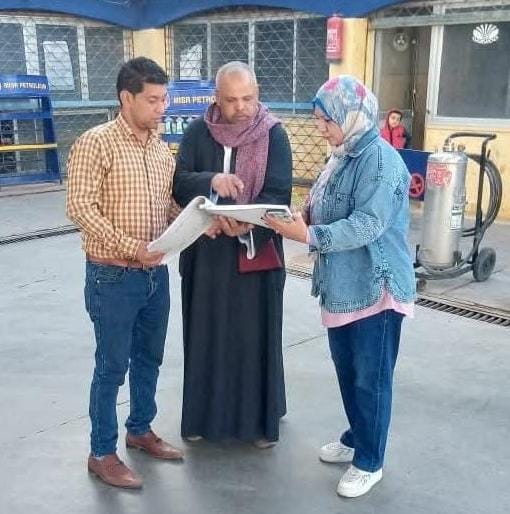 عقب تحرك الأسعار البترولية .. مجلس مدينة طهطا يتابع سير العمل بمواقف السيارات بسوهاج