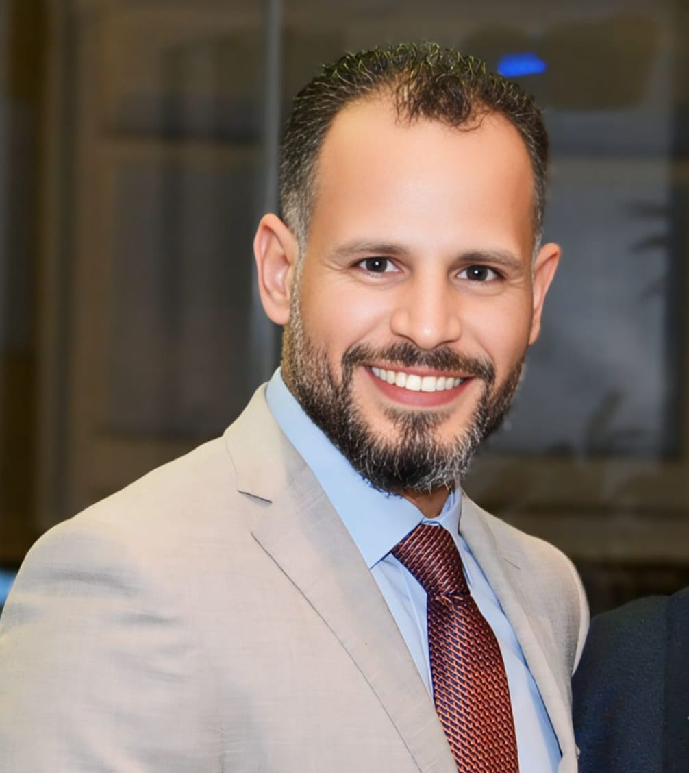 عضو اتحاد الغرف السياحية : زيارة الرئيس الفرنسي لخان الخليلي و المتحف المصري الكبير دعايا قوية مجانيّة للسياحة المصرية