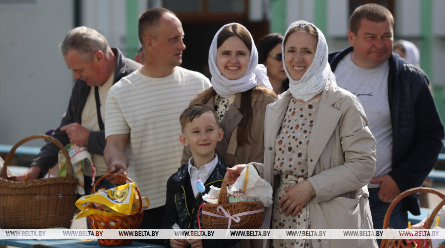 لوكاشينكو يتمنى عيد فصح سعيد للمسيحيين في بيلاروسيا.