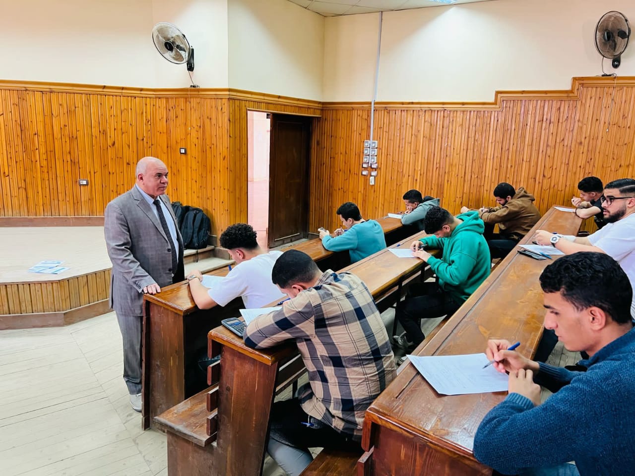 رئيس جامعة الدلتا التكنولوجية يتابع سير اختبارات منتصف الفصل الدراسى الثانى “الميد تيرم”