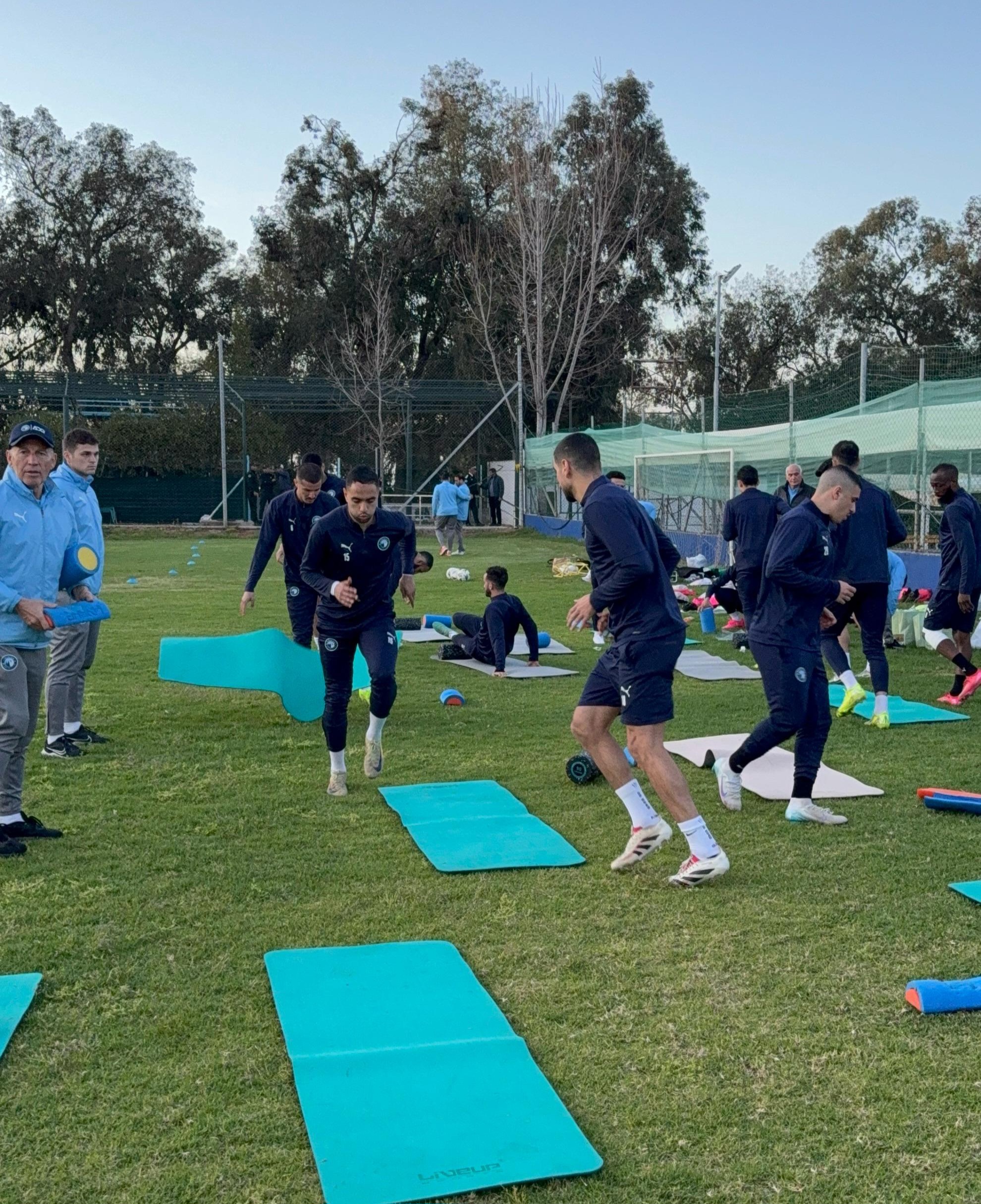 بيراميدز يتقدم بشكوى رسمية لكاف ضد نادي الجيش الملكي