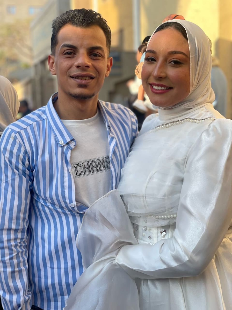 صابر يهنئ العروسين “شروق وهشام”