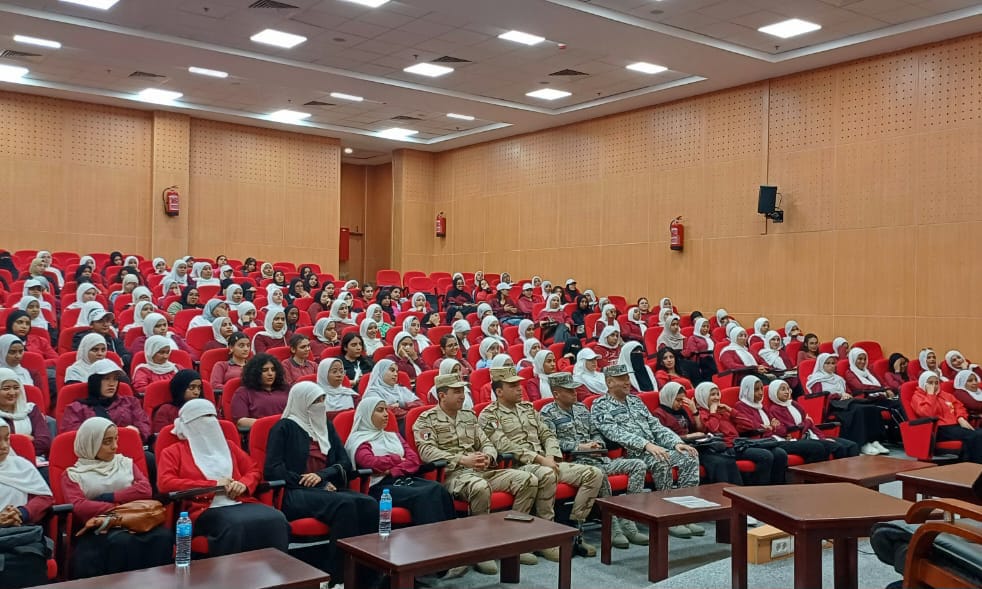 جامعة الغردقة تشهد افتتاح أولى دورات التربية الوطنية للإناث بالتعاون مع قوات الدفاع الشعبي والعسكري