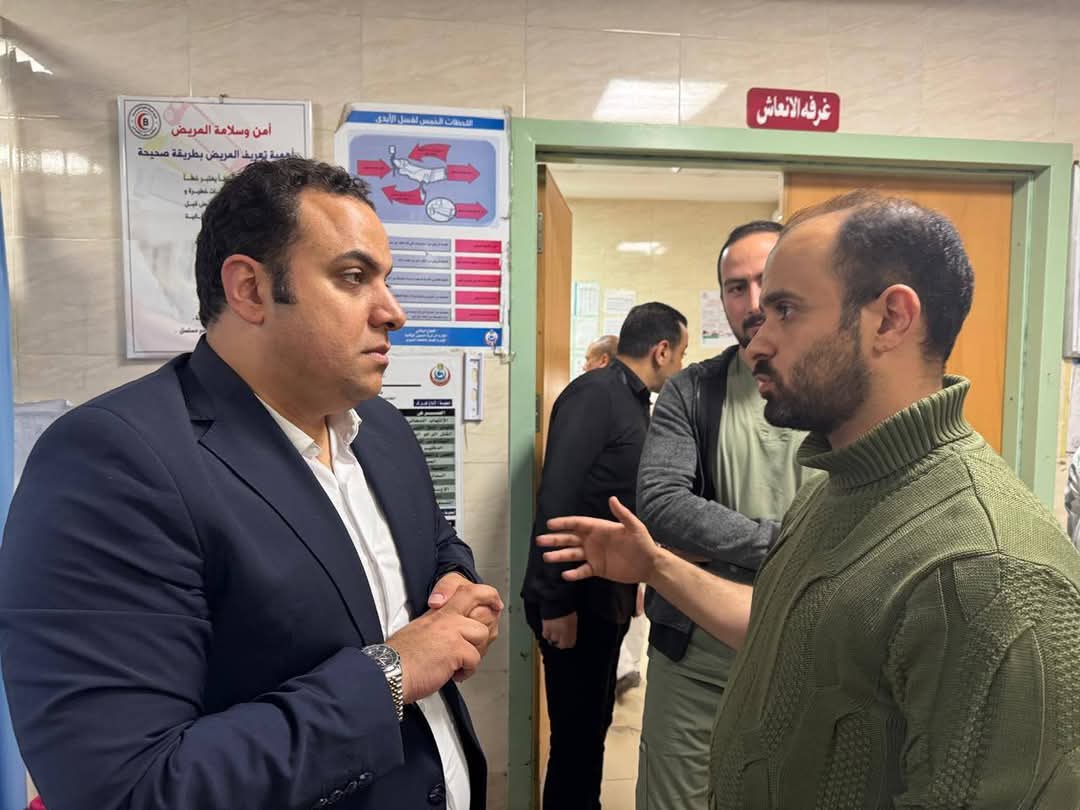 ” الدكتور أحمد رزق ” بمرور مفاجئ على مستشفى بلطيم التخصصي للتأكد من حسن سير العمل وتلقي المرضى الرعاية الطبية الكاملة