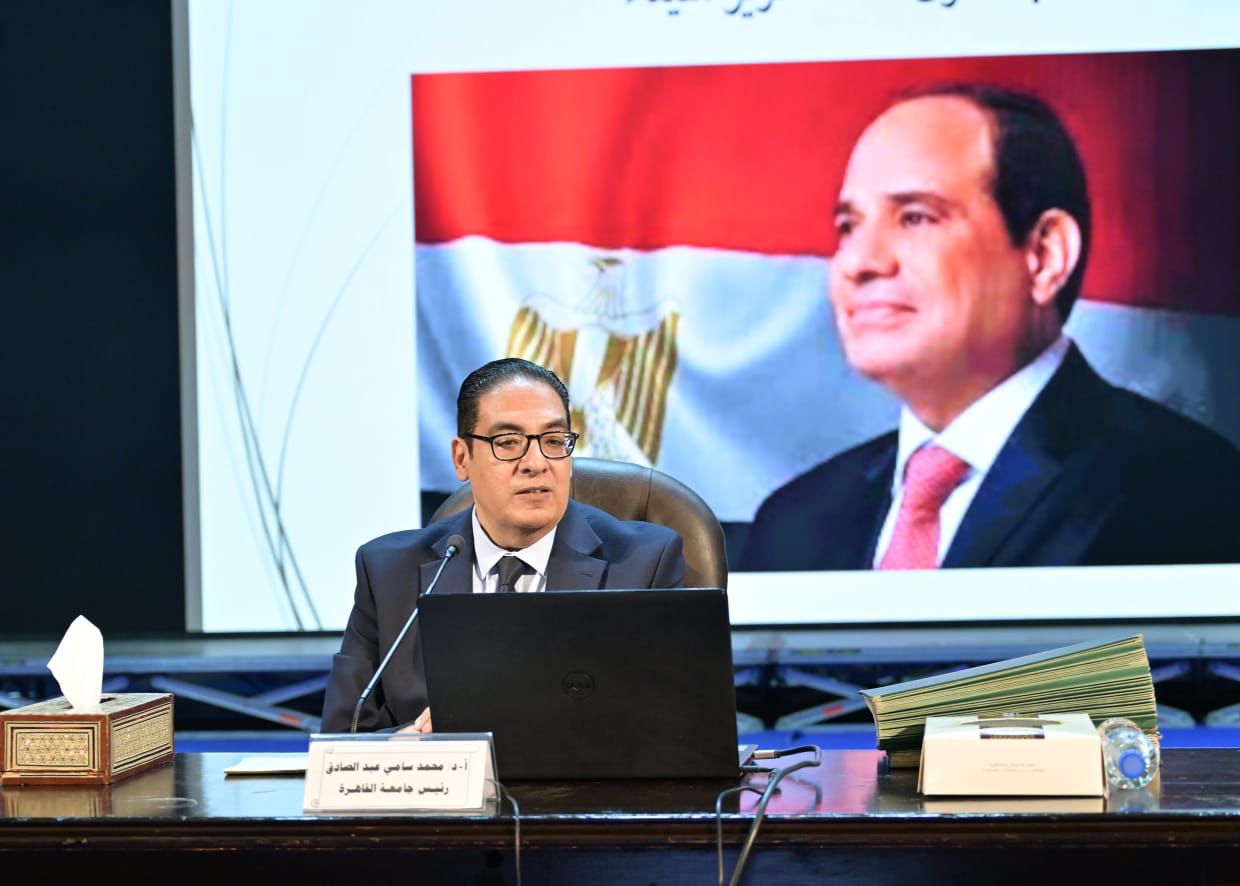 انعقاد مجلس جامعه القاهره برئاسة الدكتور محمد سامي عبدالصادق