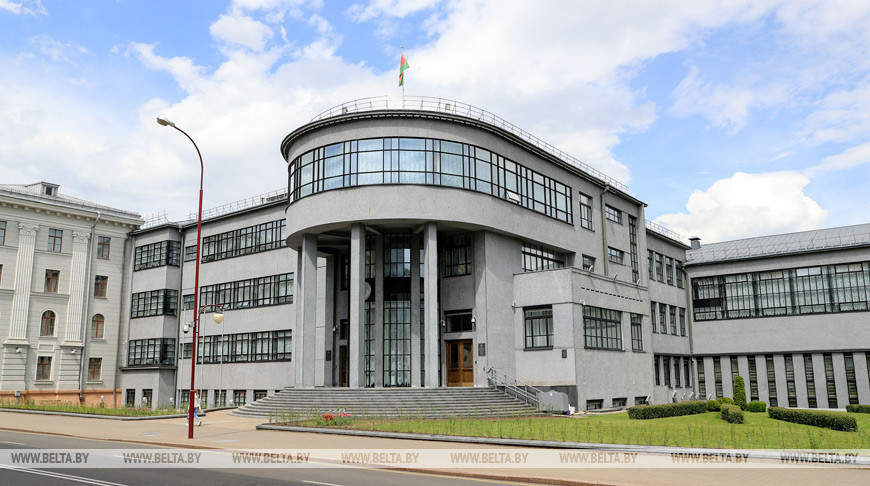 عقد اجتماع الدورة الثانية لمجلس الشيوخ في برلمان بيلاروسيا في 2 مايو