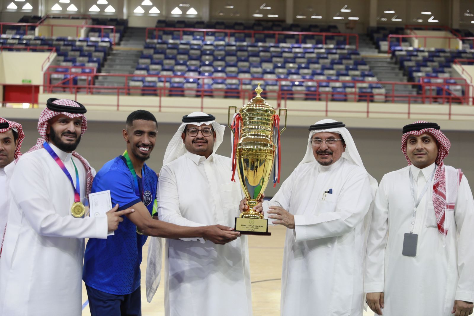 مركز أبها بطل بطولة المملكة لكرة القدم للصالات للصم والباحة ثانيا ونادي جدة ثالثاً.