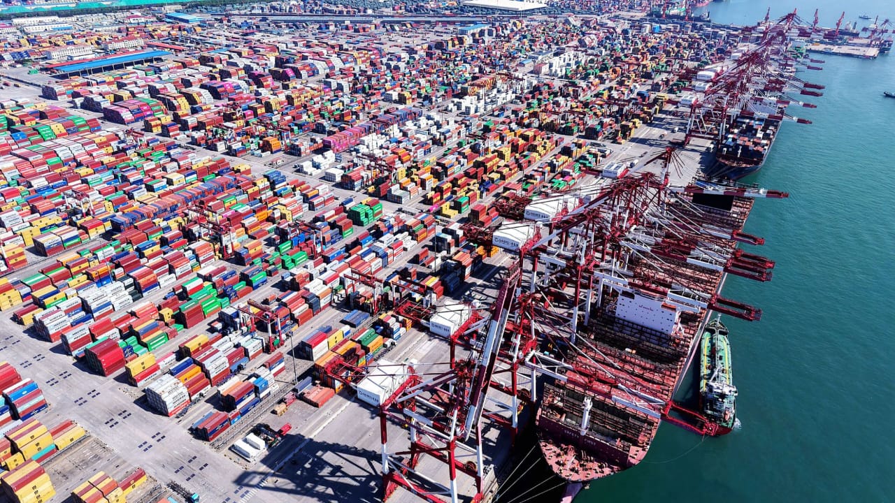 الخارجية الصينية: الحوار على أساس المساواة والاحترام والمنفعة المتبادلة هو السبيل لحل قضايا التعريفات الجمركية بين الصين والولايات المتحدة.