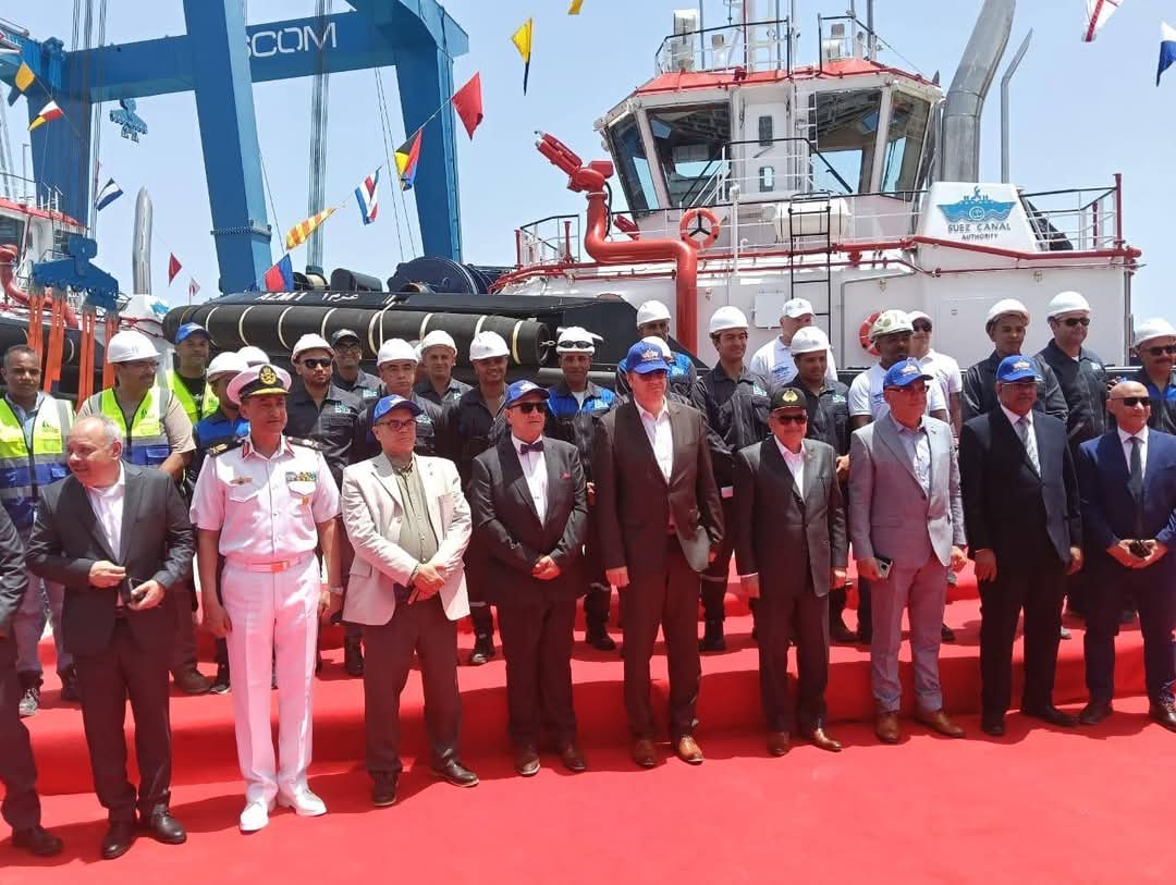 سفير دولة بلجيكا لدى مصريدشين قاطرتين بتكليف من هيئة قناة السويس