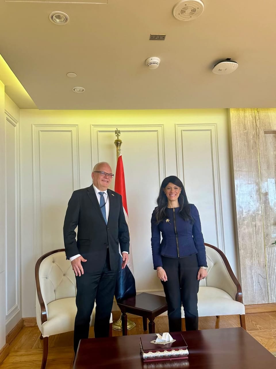 وزيرة التخطيط والتنمية الاقتصادية والتعاون الدولي وسفير السويد يبحثان سبل التعاون بين مصر والسويد