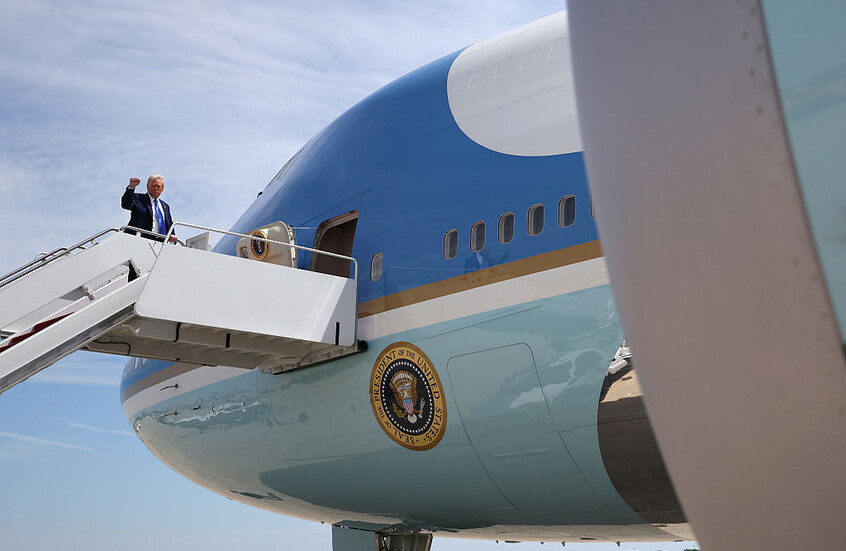 ترامب يغادر الرياض و‎محمد بن سلمان في مقدمة مودعيه (فيديو)