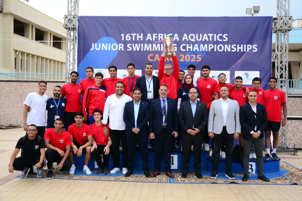 منتخب الناشئين للسباحة يحصد 30 ميدالية ويفوز بالبطولة الأفريقية بالقاهرة