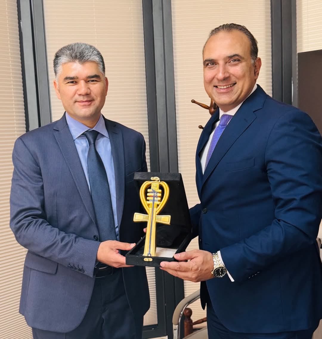 السفير المصري في طشقند يلتقي بنائب وزير النقل بجمهورية أوزبكستان