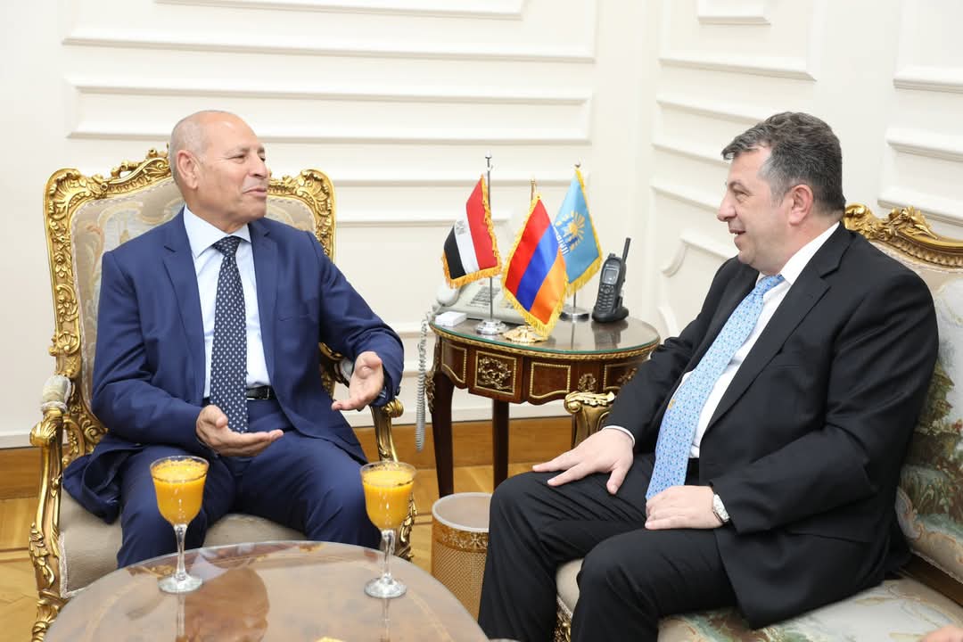 سفير أرمينيا لدى مصر يلتقى مع محافظ القاهرة