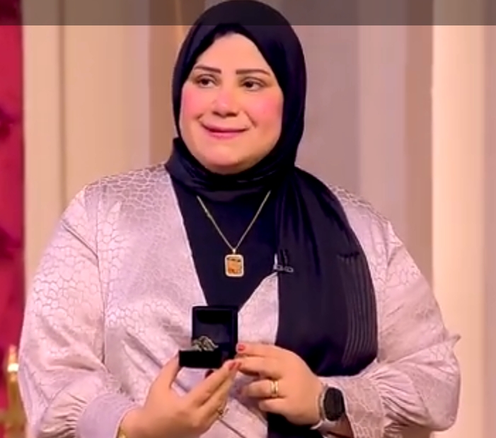تبرعت بالورث والسيارة لإسعاد الأيتام ورأت الرسول في المنام.. ريهام مصطفى تحصل على قلاده ذهبية