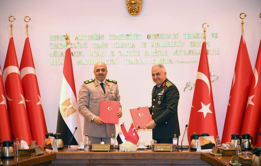 المتحدث العسكرى : الفريق / أحمد خليفة رئيس أركان حرب القوات المسلحة يعود إلى أرض الوطن بعد إنتهاء زيارته الرسمية لدولة تركيا