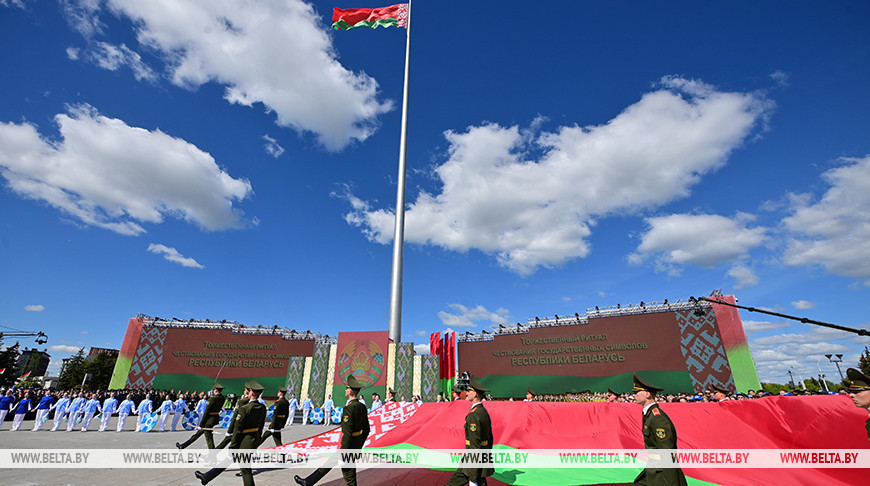 لوكاشينكو: الرموز الوطنية تعزز وحدة الشعب البيلاروسي وتلهمه لتحقيق إنجازات عظيمة